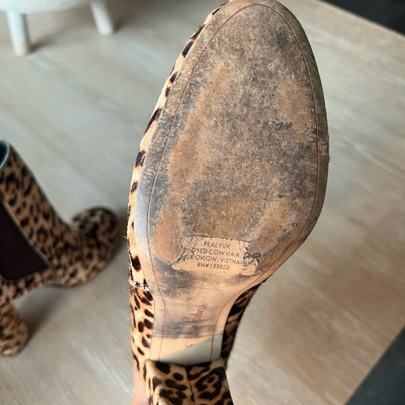 Sam Edelman booties. Leopard print. Size 6 - Picture 5 of 6
